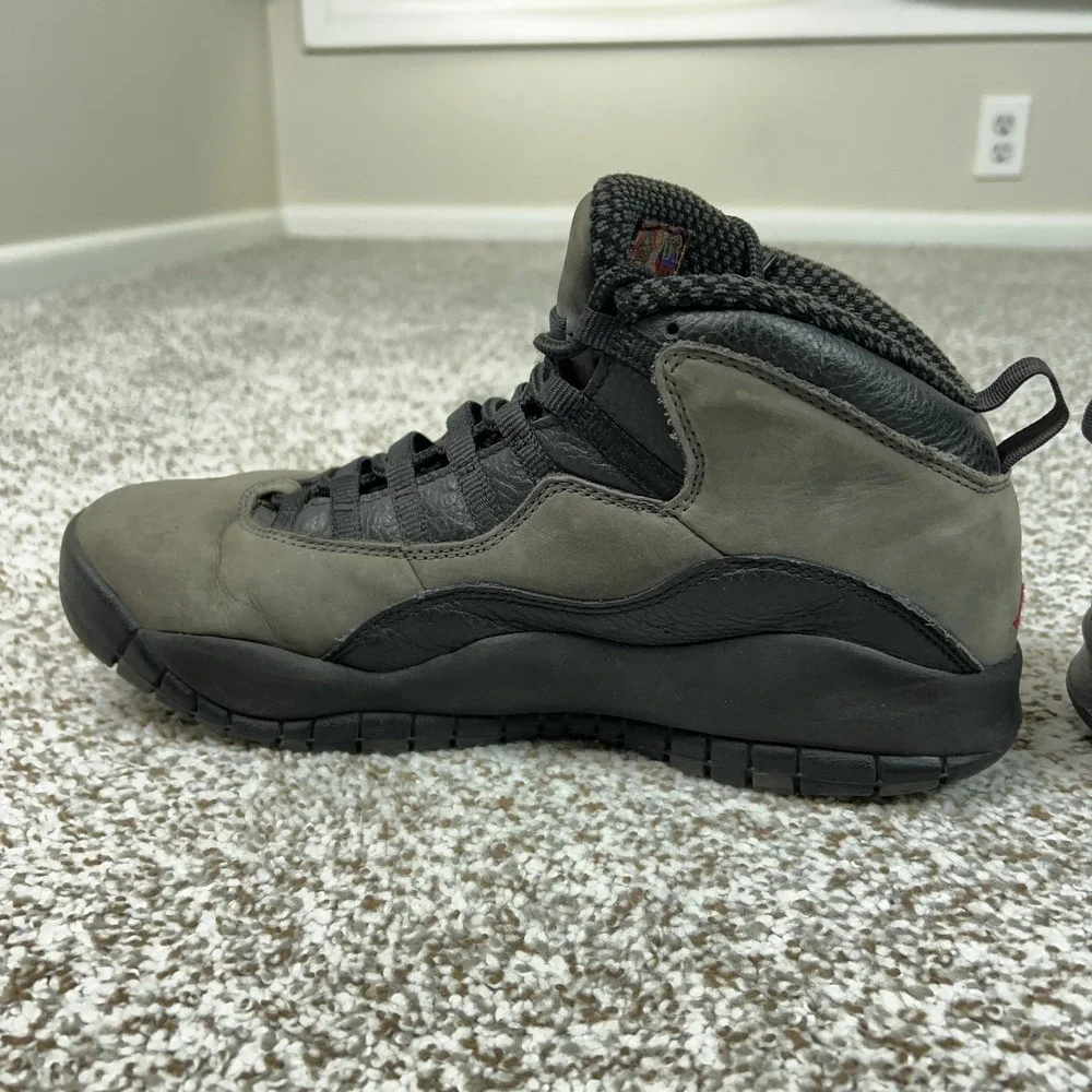 Jordan Shoes Mens Size 10.5 Gray Air 10 Retro Shadow Basketball Sneaker Mid Rise